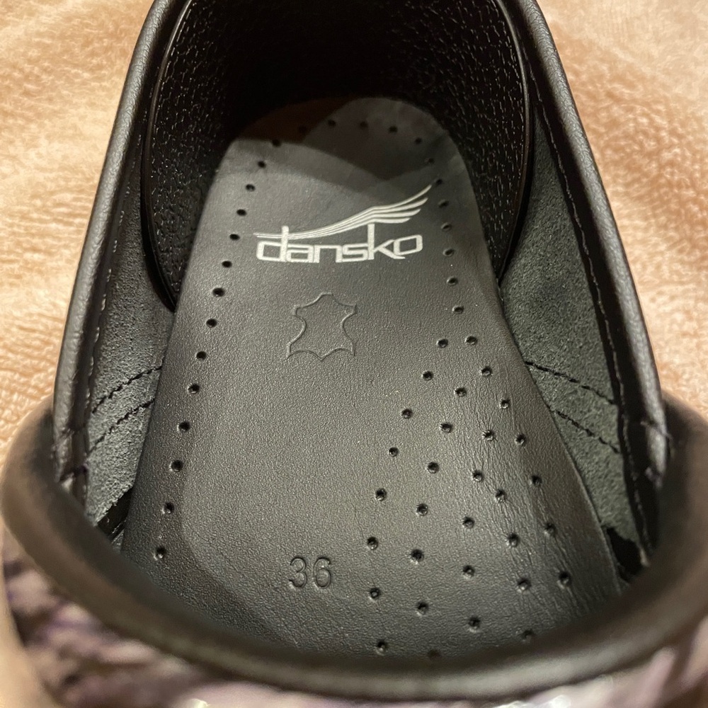 Dansko Gray Patent Clogs - Picture 3 of 10